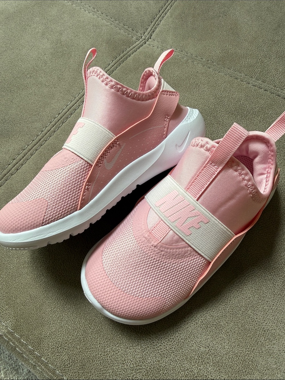 NIKE girl‘s Flex Runner sneaker size 10